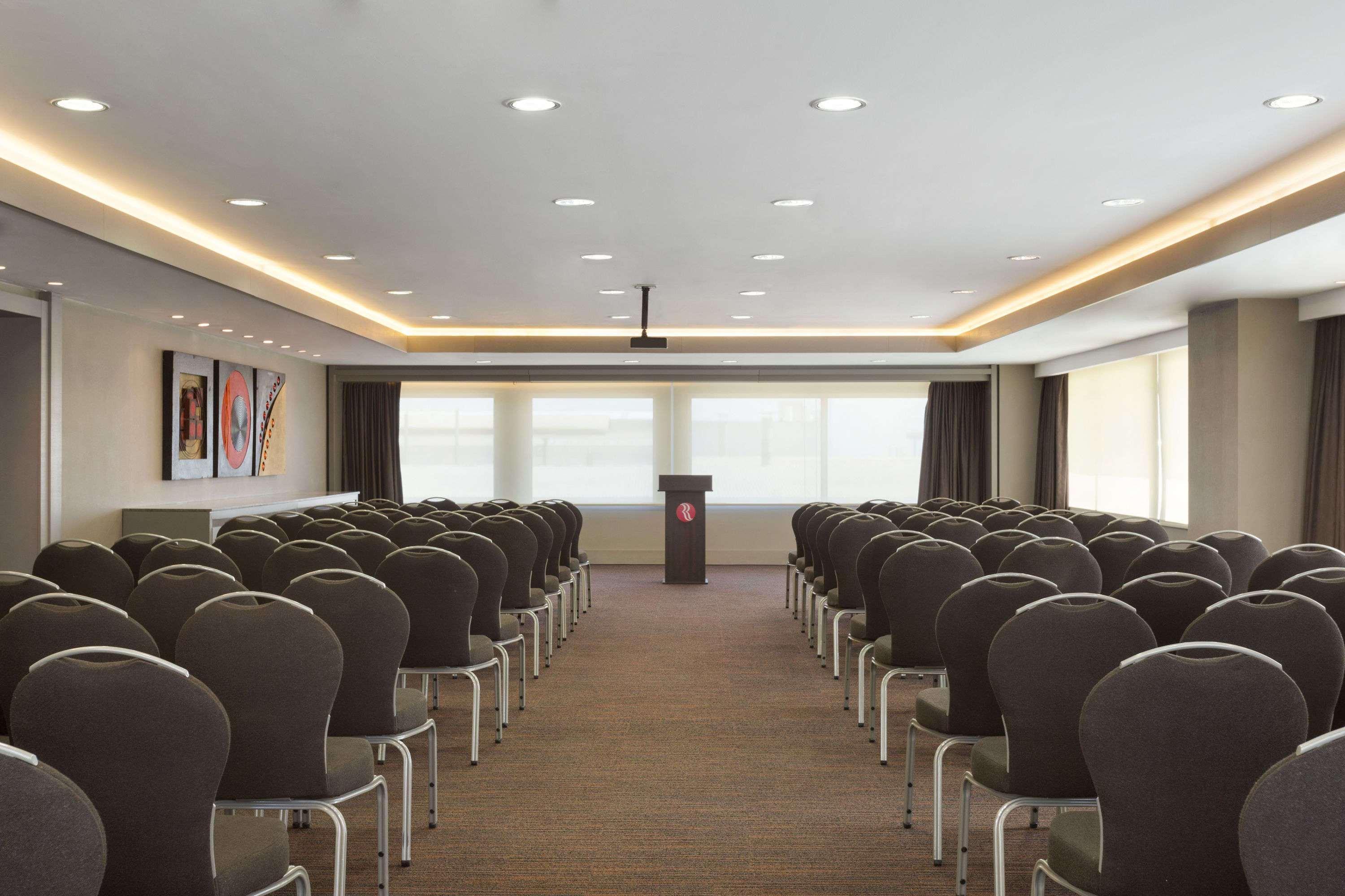 Ramada & By Wyndham Izmir 4* Kemalpasa (Izmir)