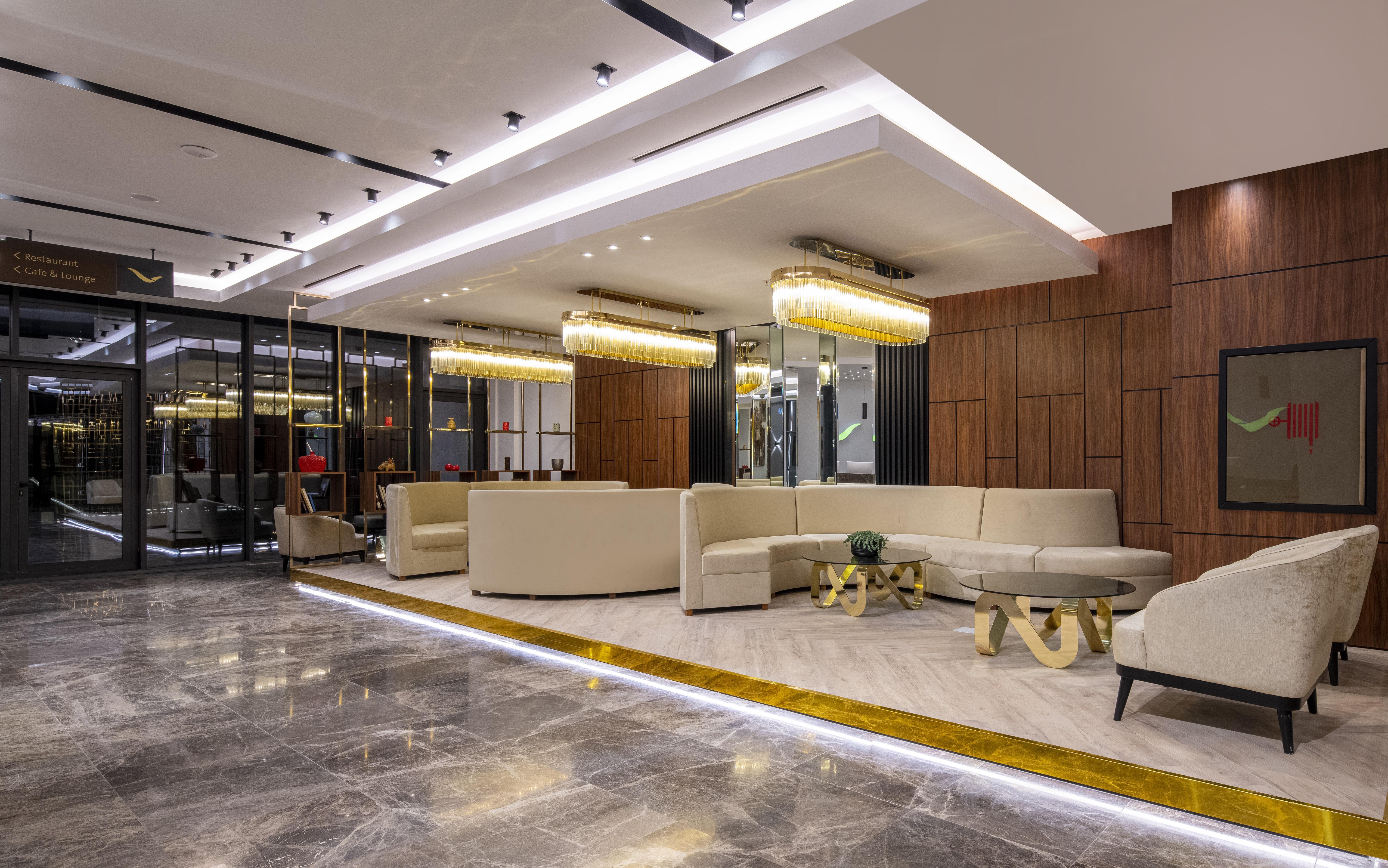 Movenpick Living West