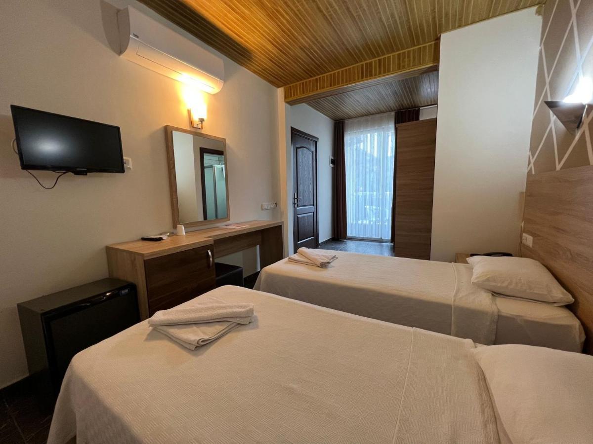 Hotel Mr Crane 3*