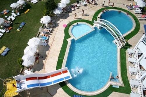 Gold Hotel