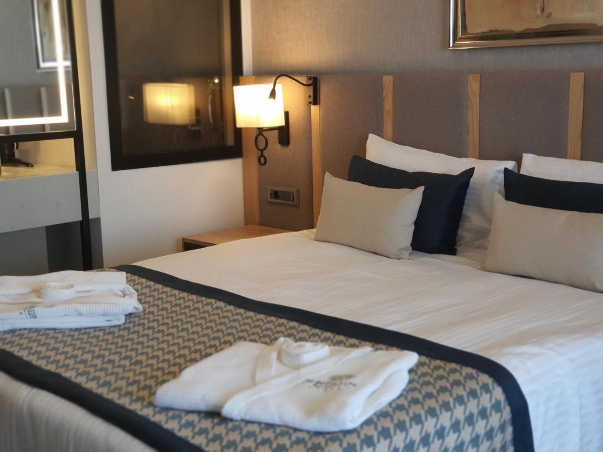 Hotel Sunthalia & Ultra Adults Only Party 5*