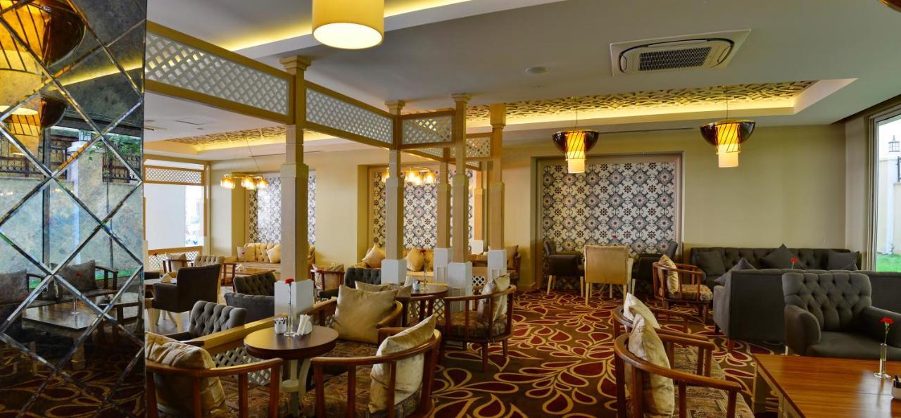 Crown Palace Ultra Hotel