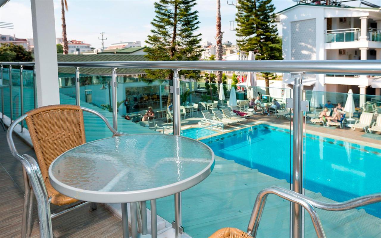 Clover Magic Altinkum Park Hotel Side