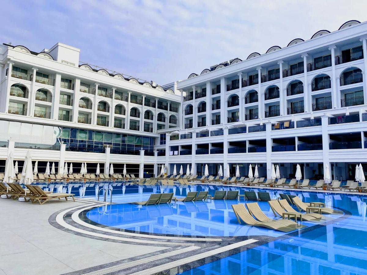 Hotel Sunthalia & Ultra Adults Only Party 5*