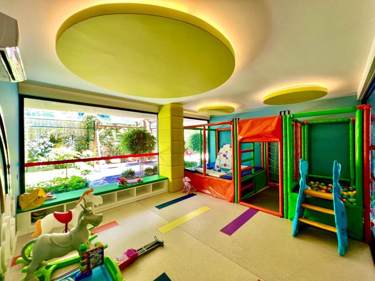 25 - Cleopatra Exclusive, Center Apartment