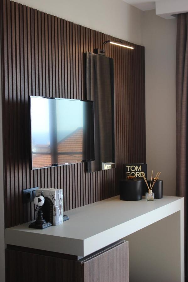 Monalisa Hotel *