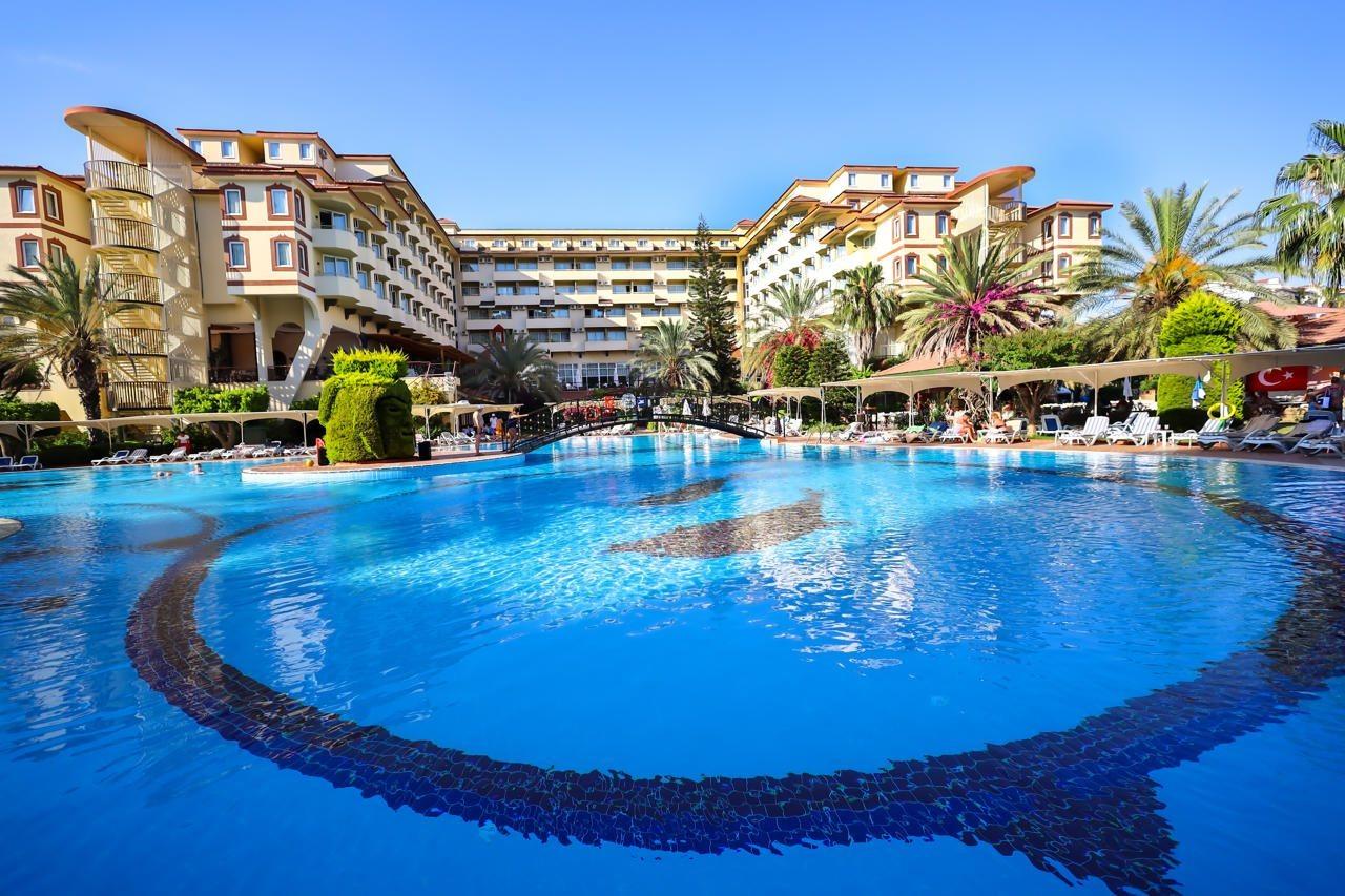 Nova Park Resort Side