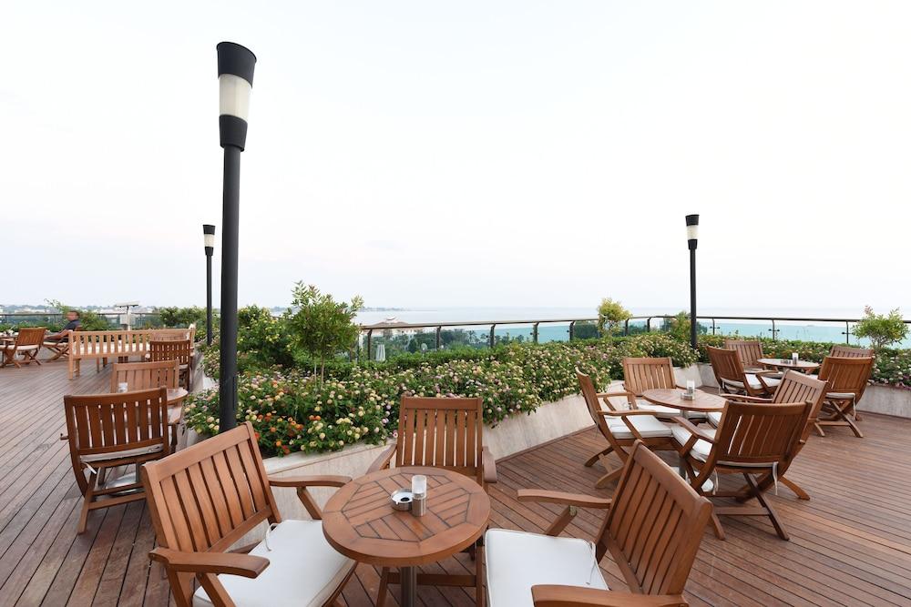 Star Elegance Resort Side