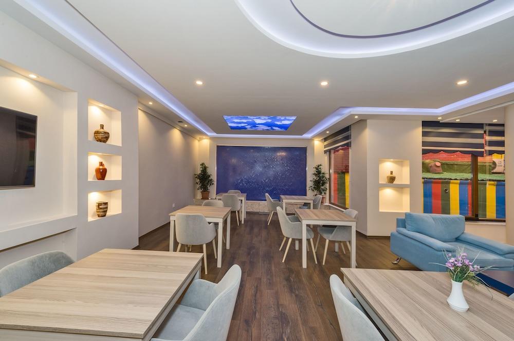 Hotel Selenay &