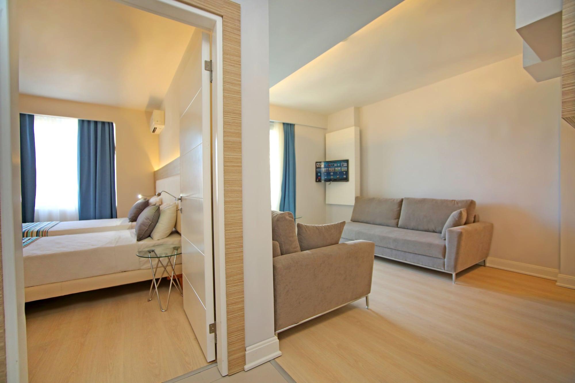 Vega Aparthotel 4*