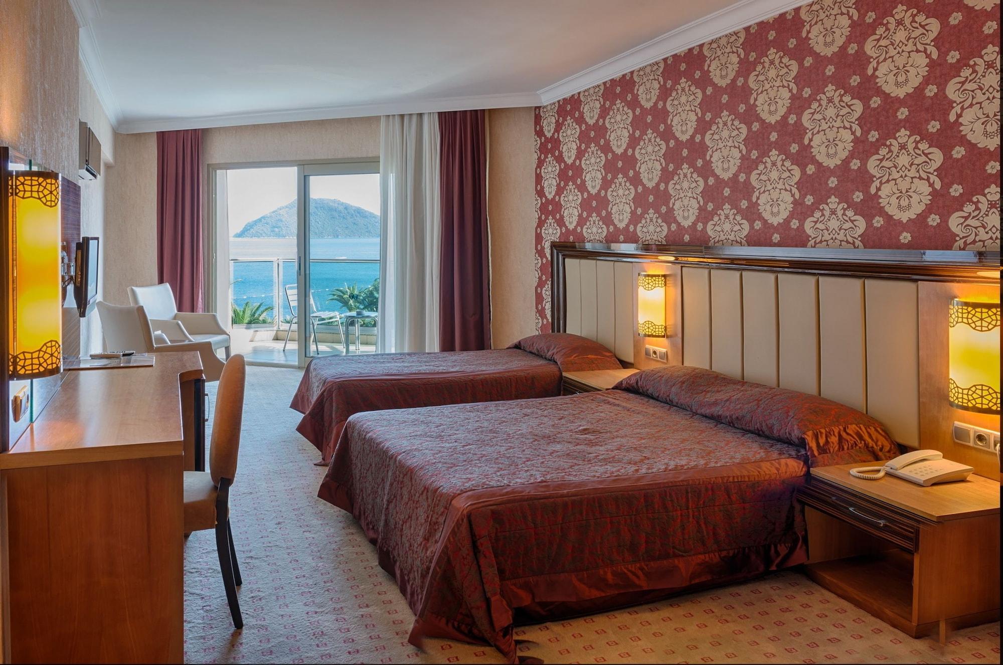 Hotel Pasa 4*
