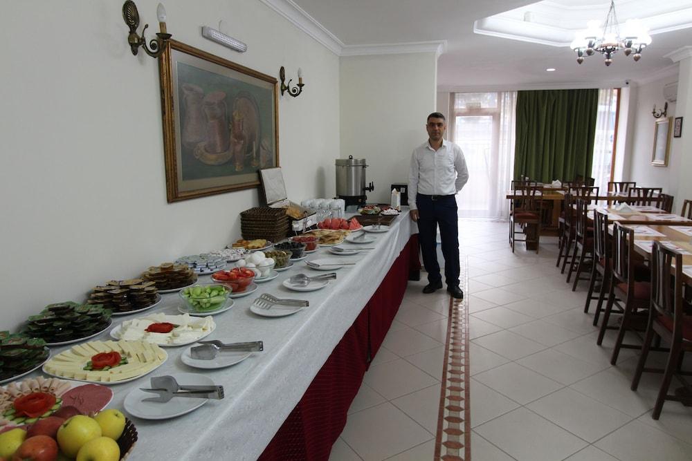 Ave Maria Hotel