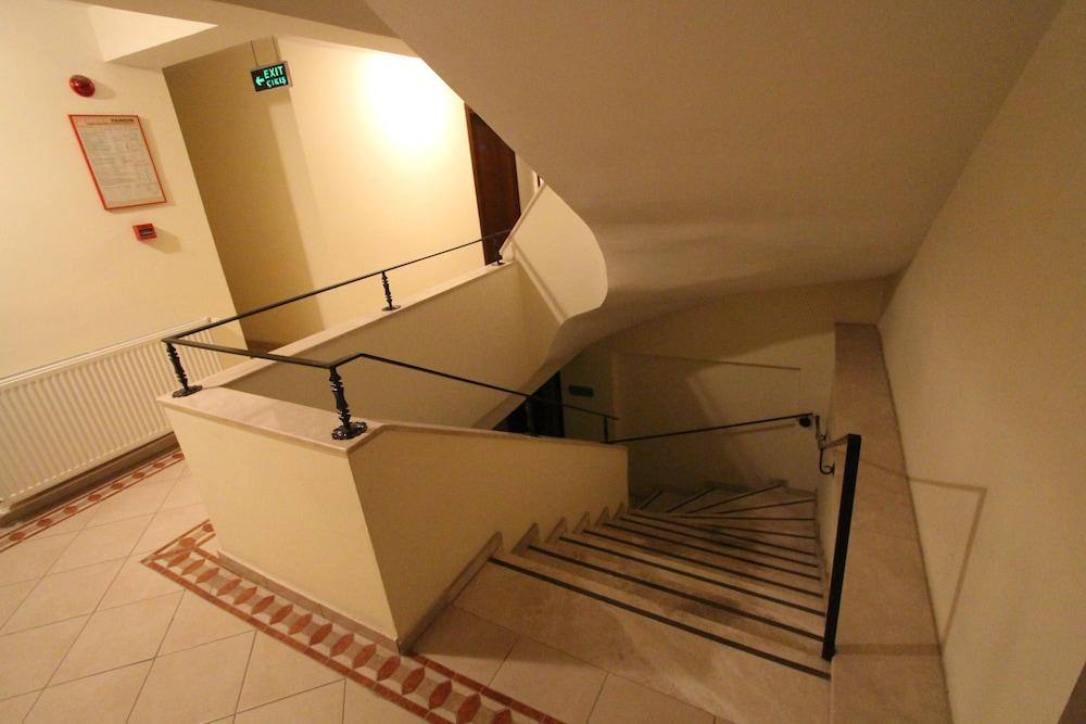 Hotel Ave Maria