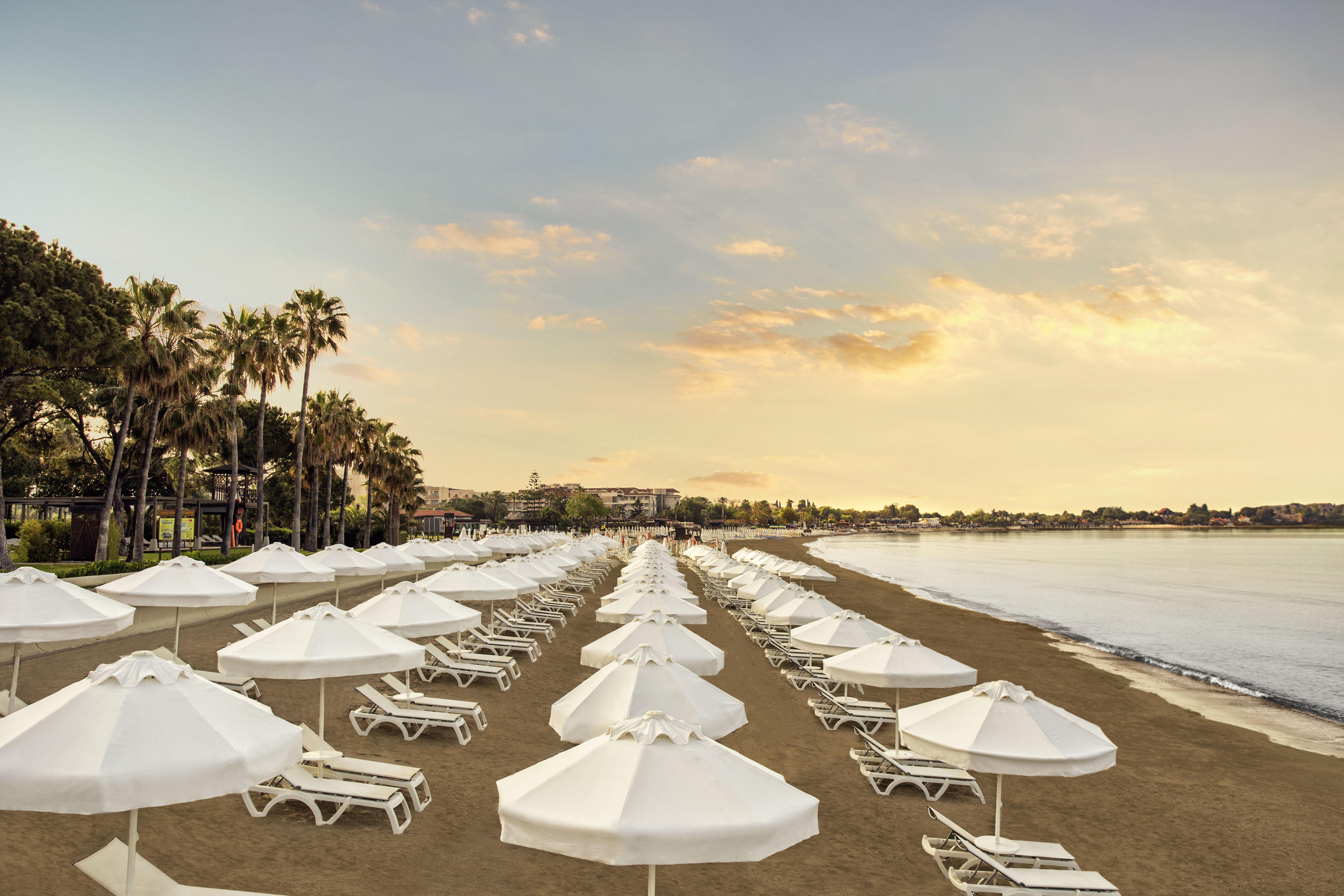 Resort Acanthus Cennet Barut Collection Side