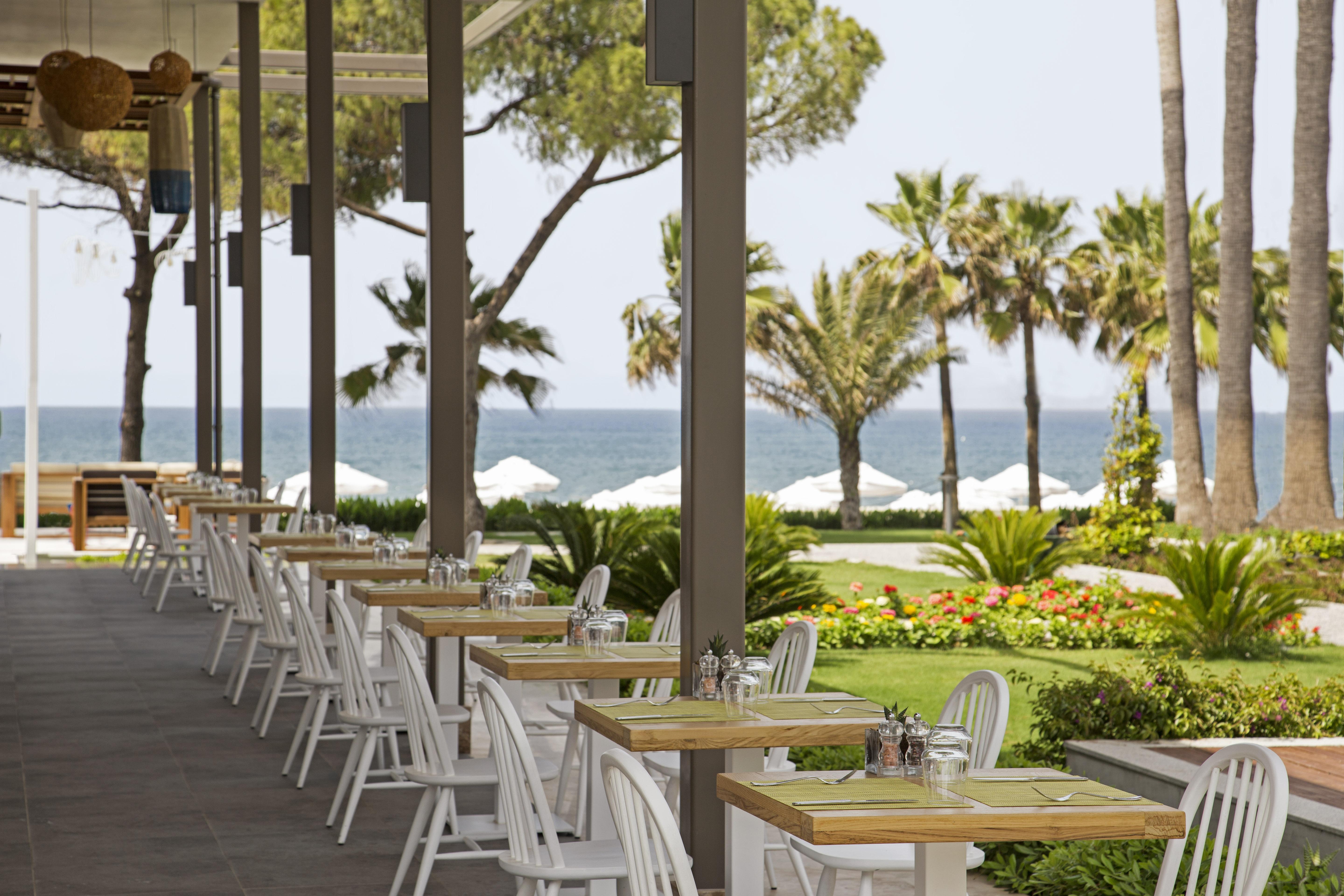Resort Acanthus Cennet Barut Collection