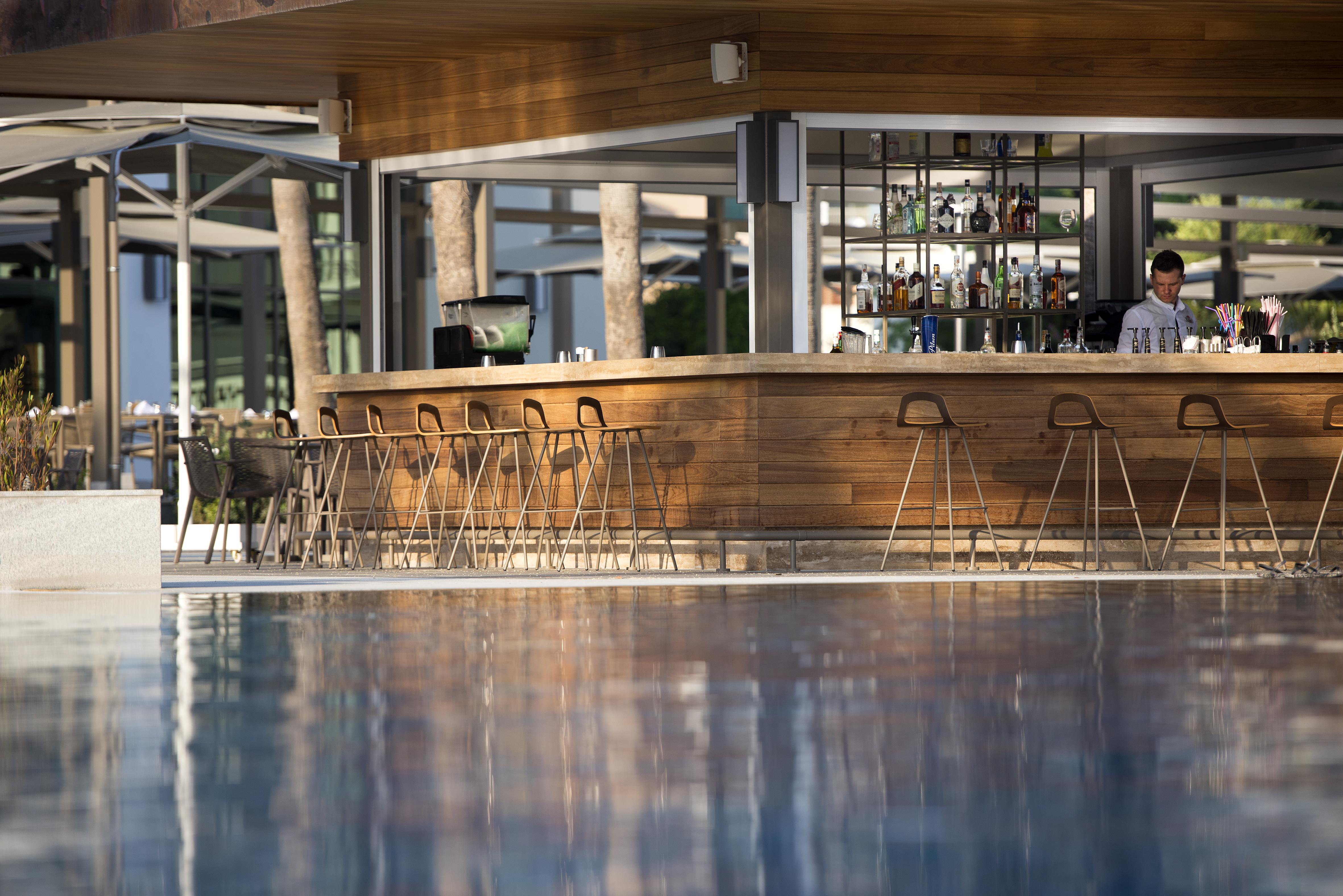 Resort Acanthus Cennet Barut Collection