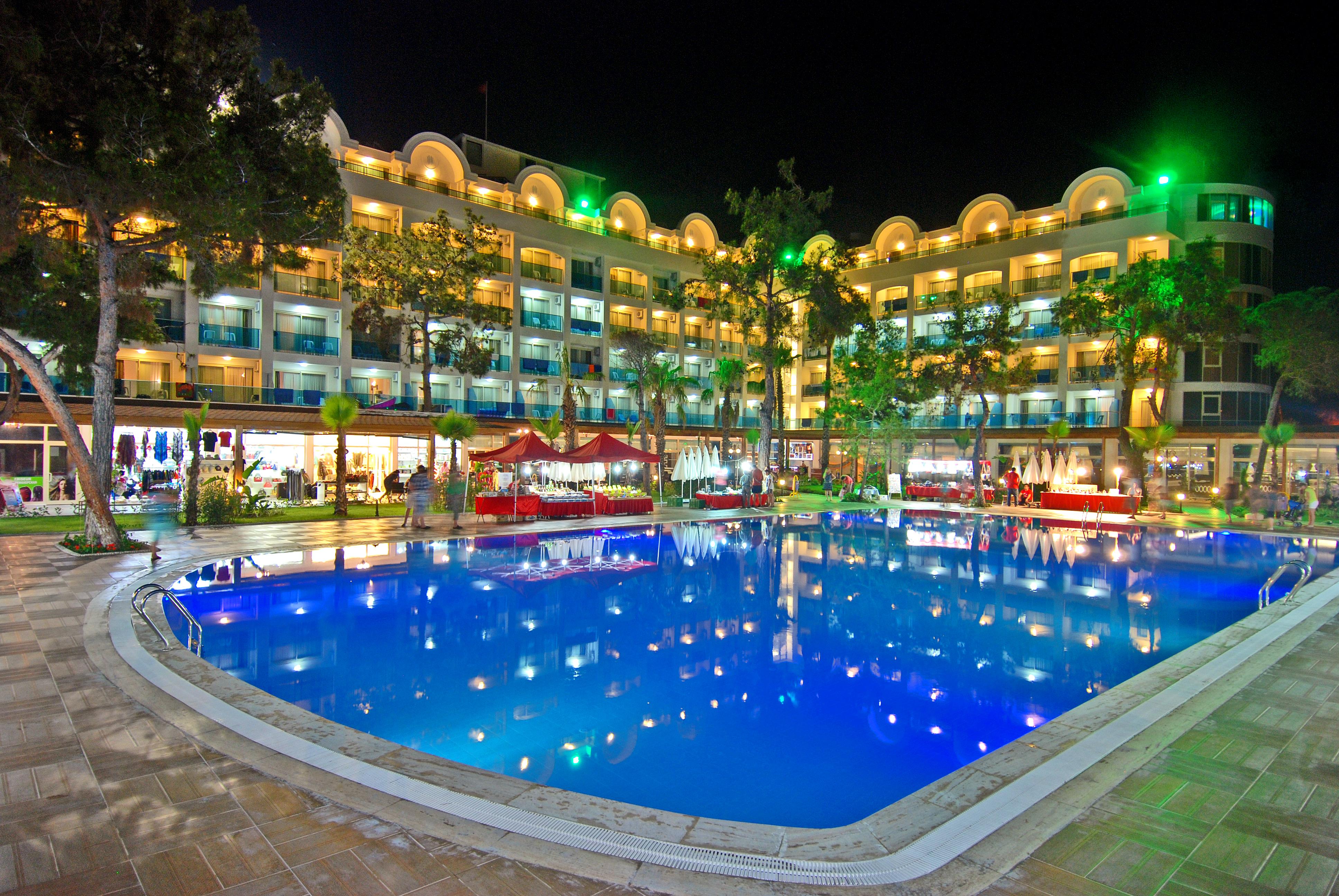 Hotel Maya World Side