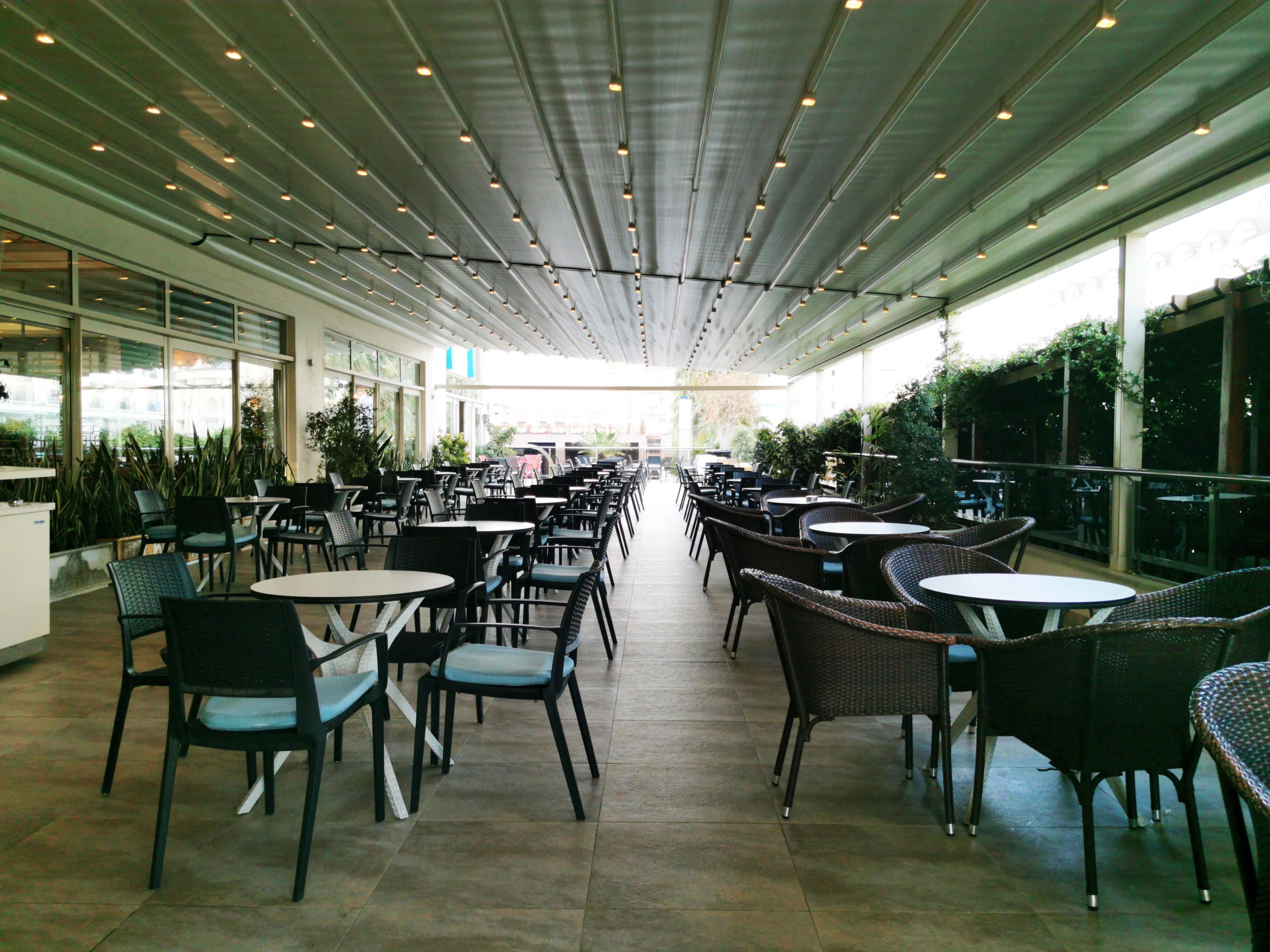 Crown Palace Ultra