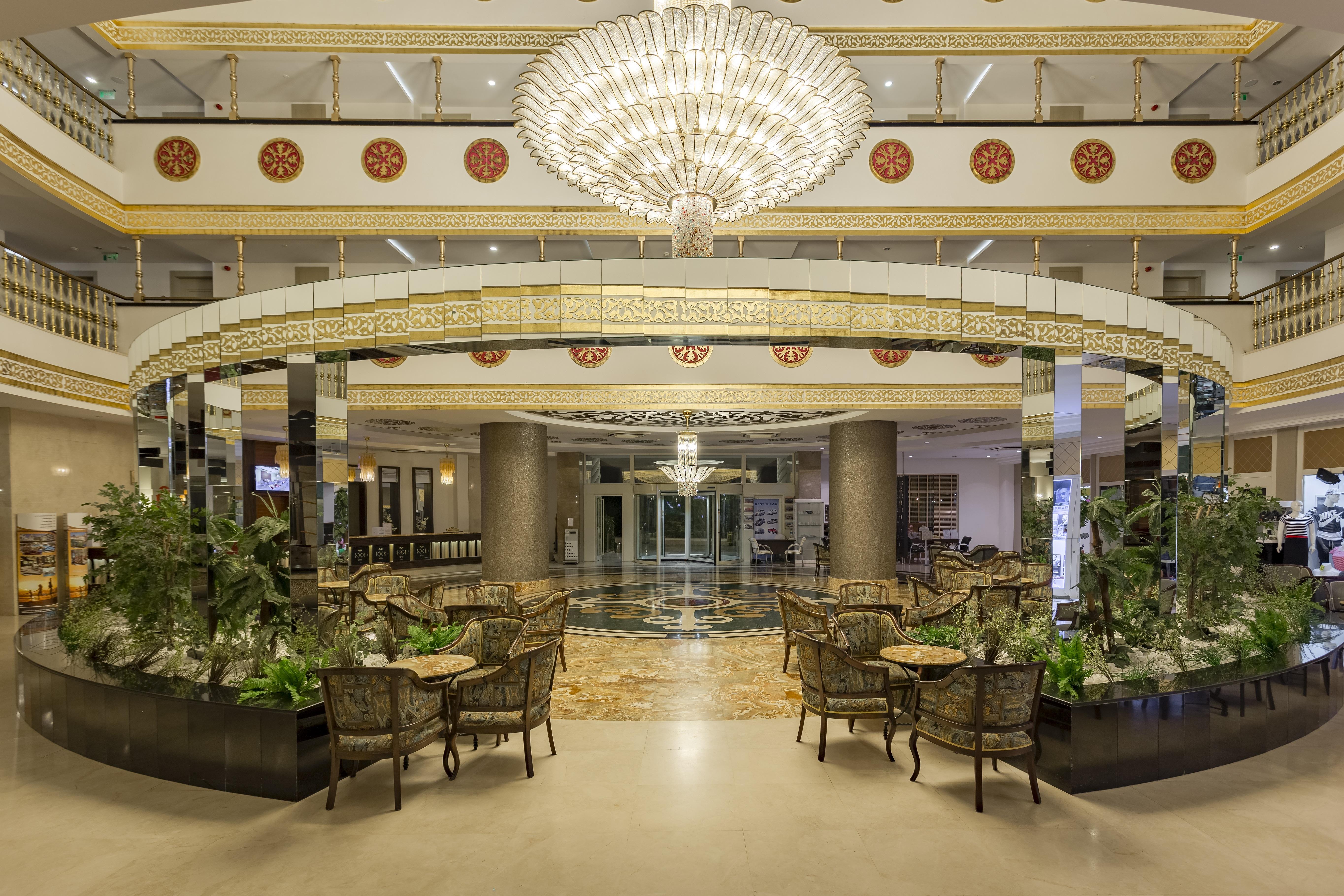 Hotel Crown Palace Ultra