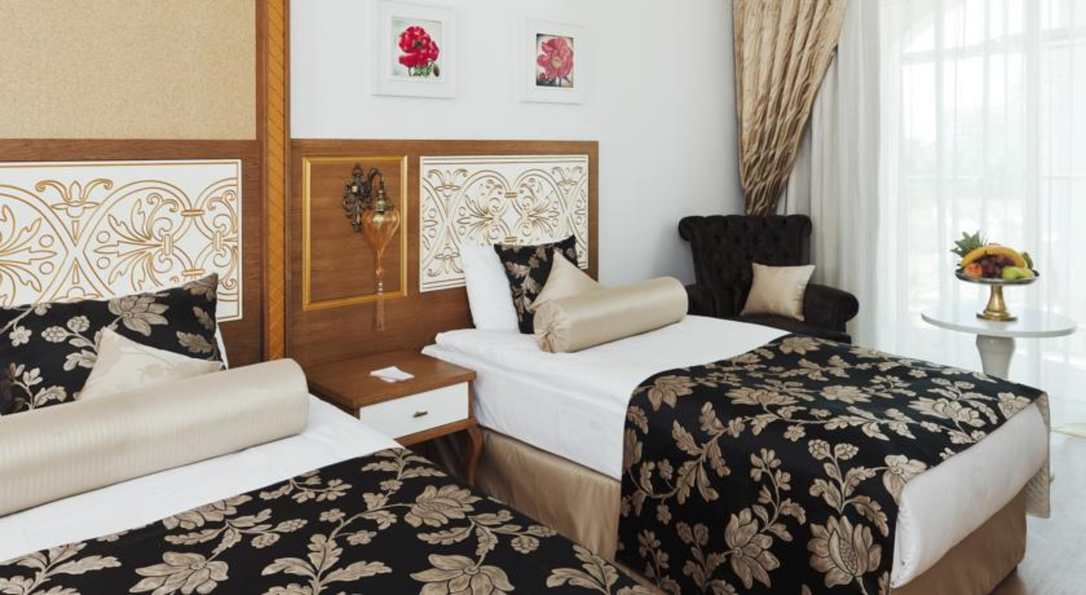 Crystal Palace Luxury & Resort 5*