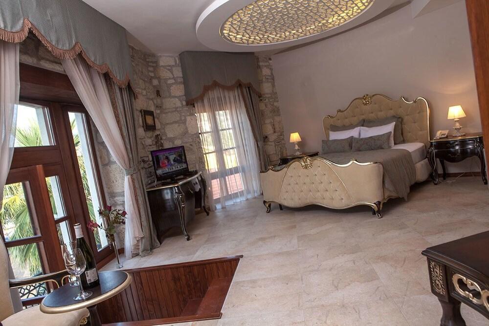 La Petra Hotel