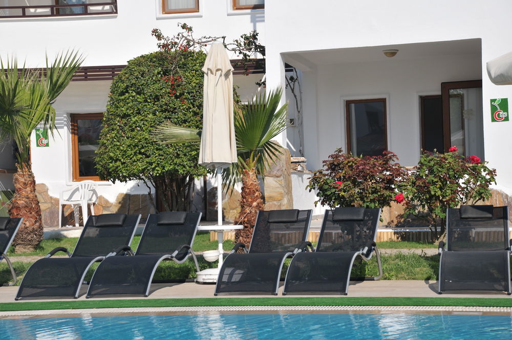 Hotel Club Cherry & Family 2*