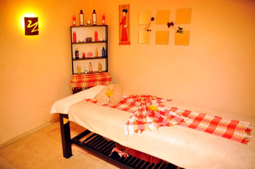 Sunbeach Hill Hotel 4*