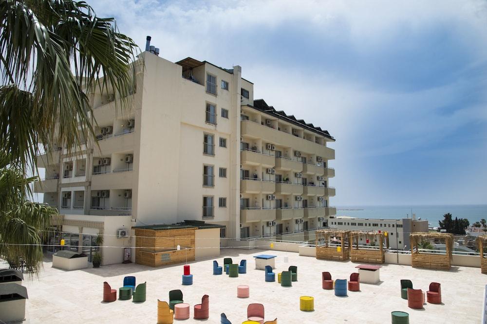 Hotel Sunbeach Hill Side