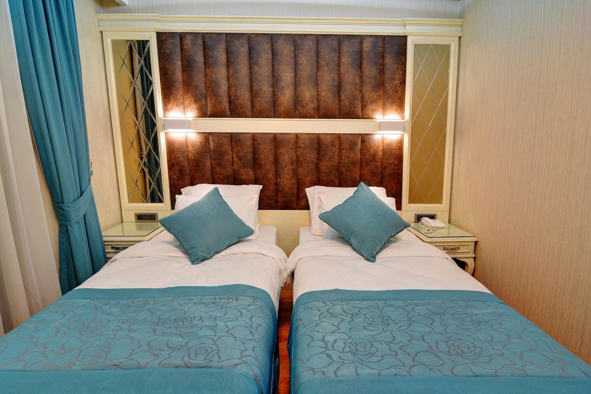 Novelty Hotel 5*