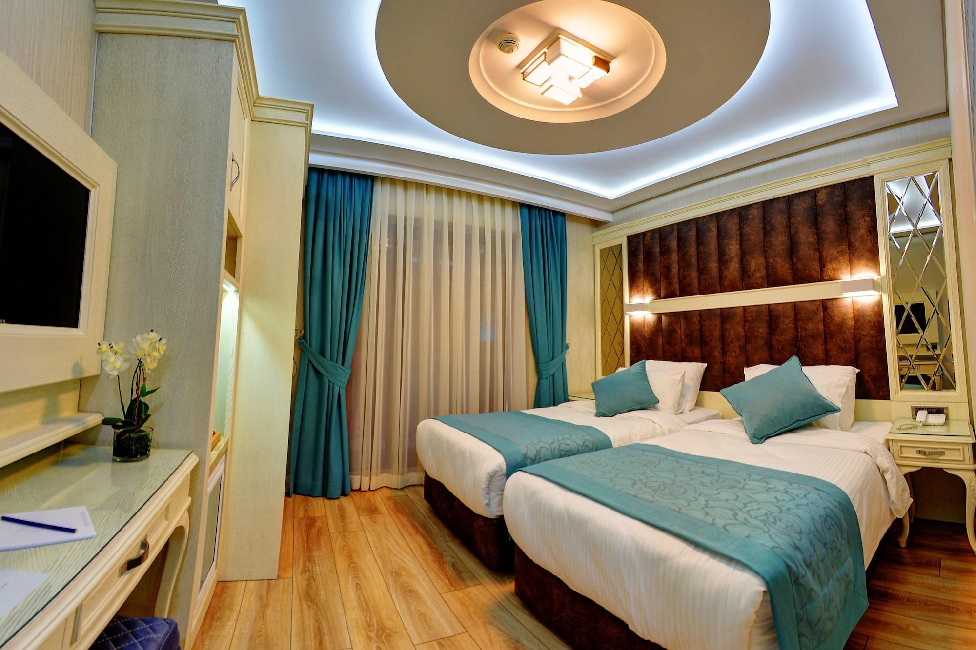 Novelty Hotel 5*