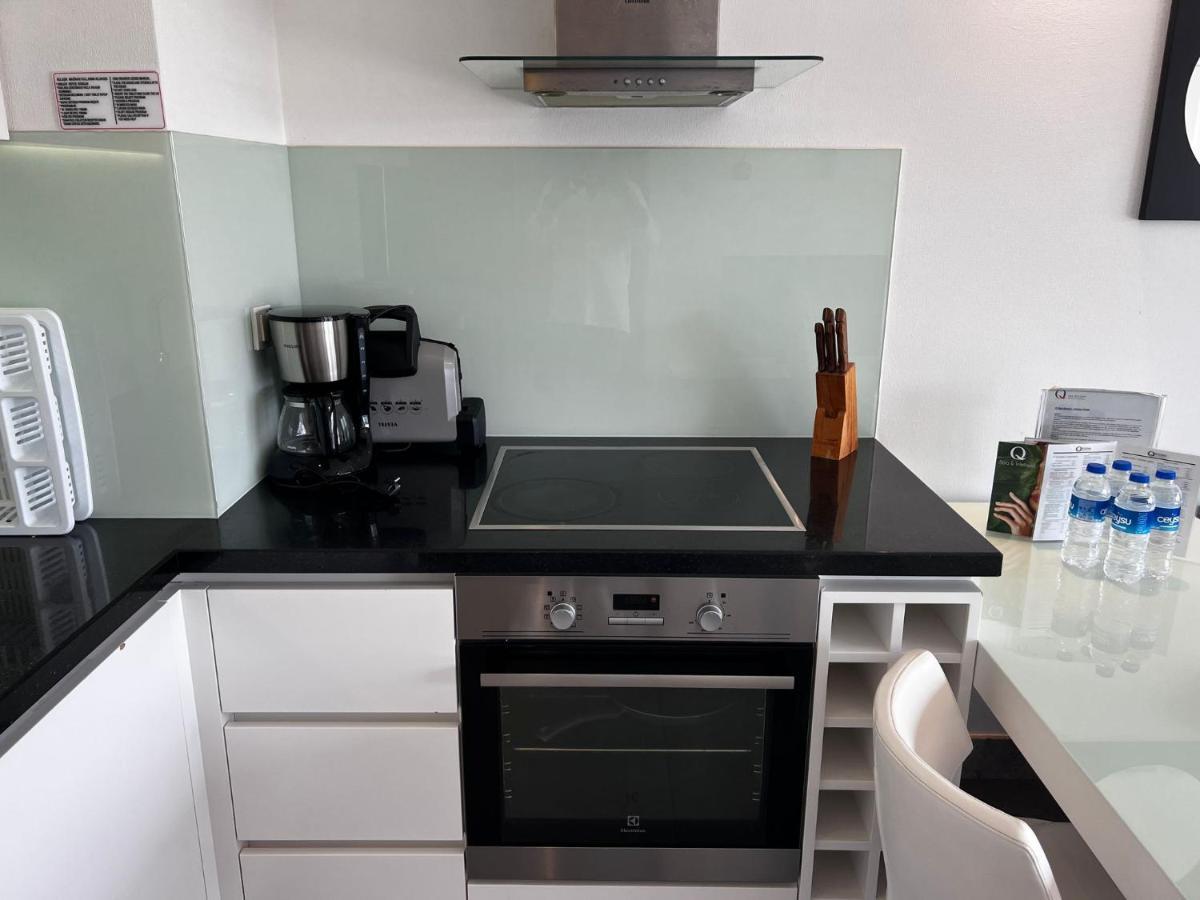 Apartment Q Premium Side