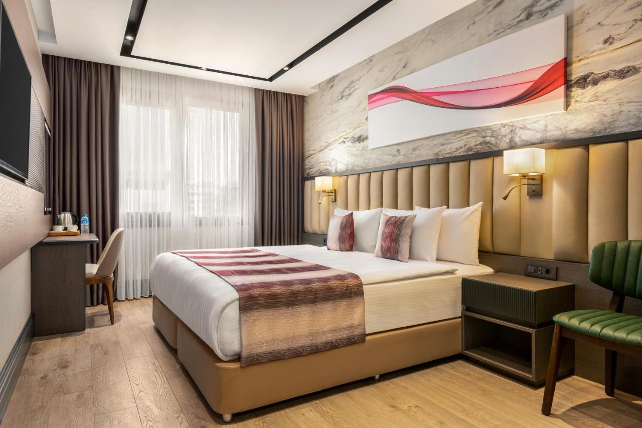 Ramada By Wyndham Umraniye Hotel 4*