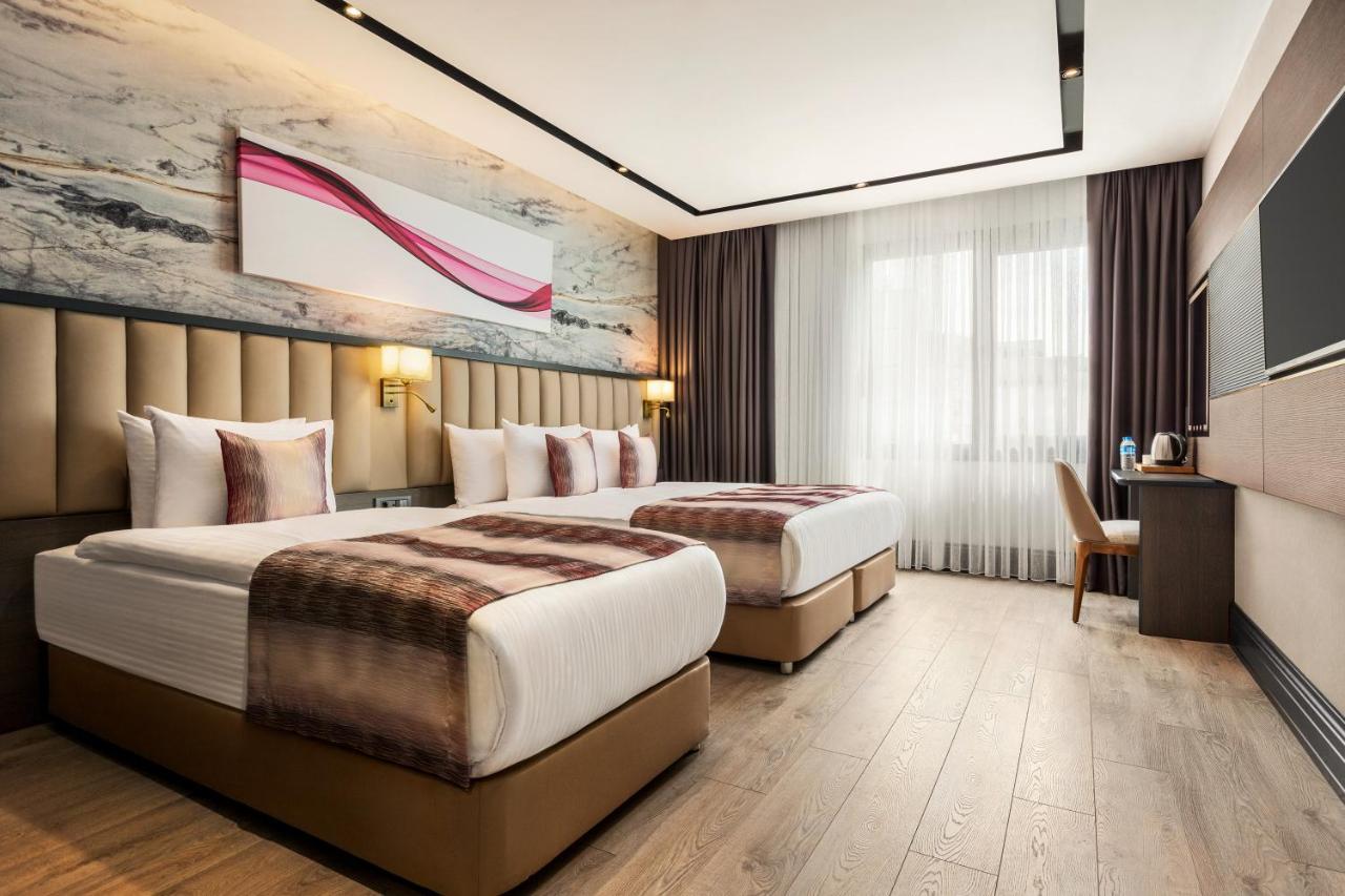 Ramada By Wyndham Umraniye Hotel 4*