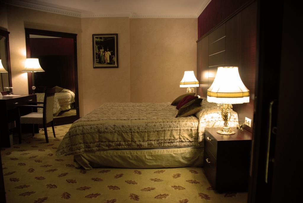 9 On Hotel 4*