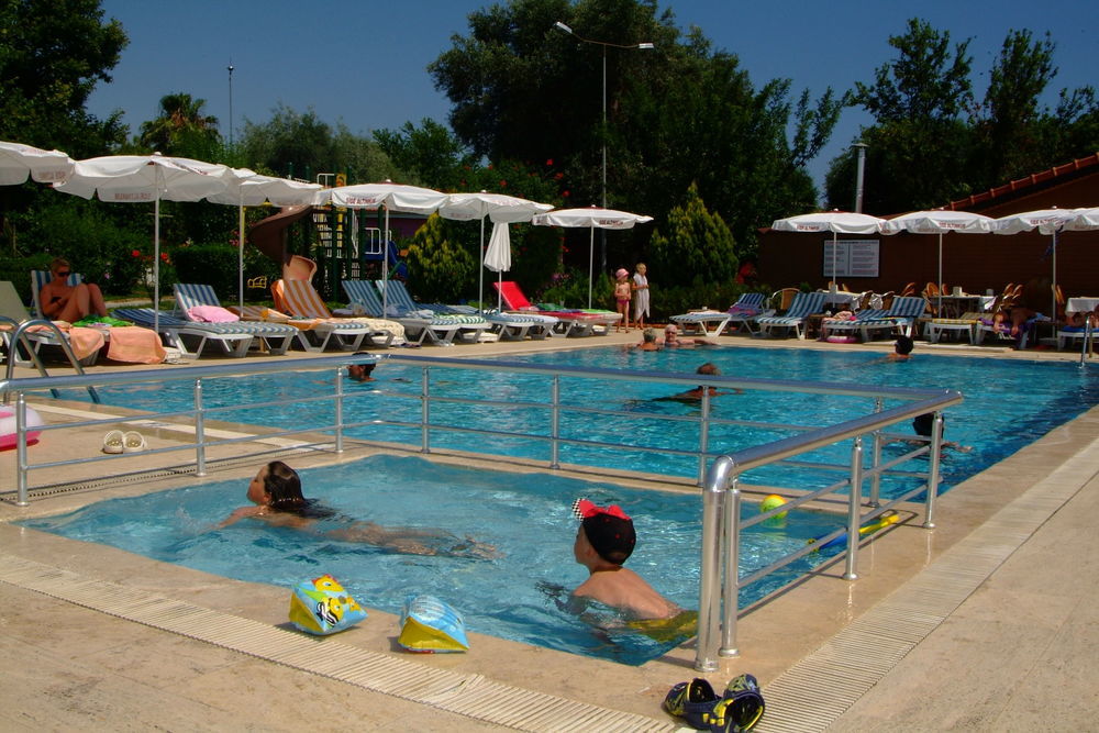 Hotel Clover Magic Altinkum Park 3*