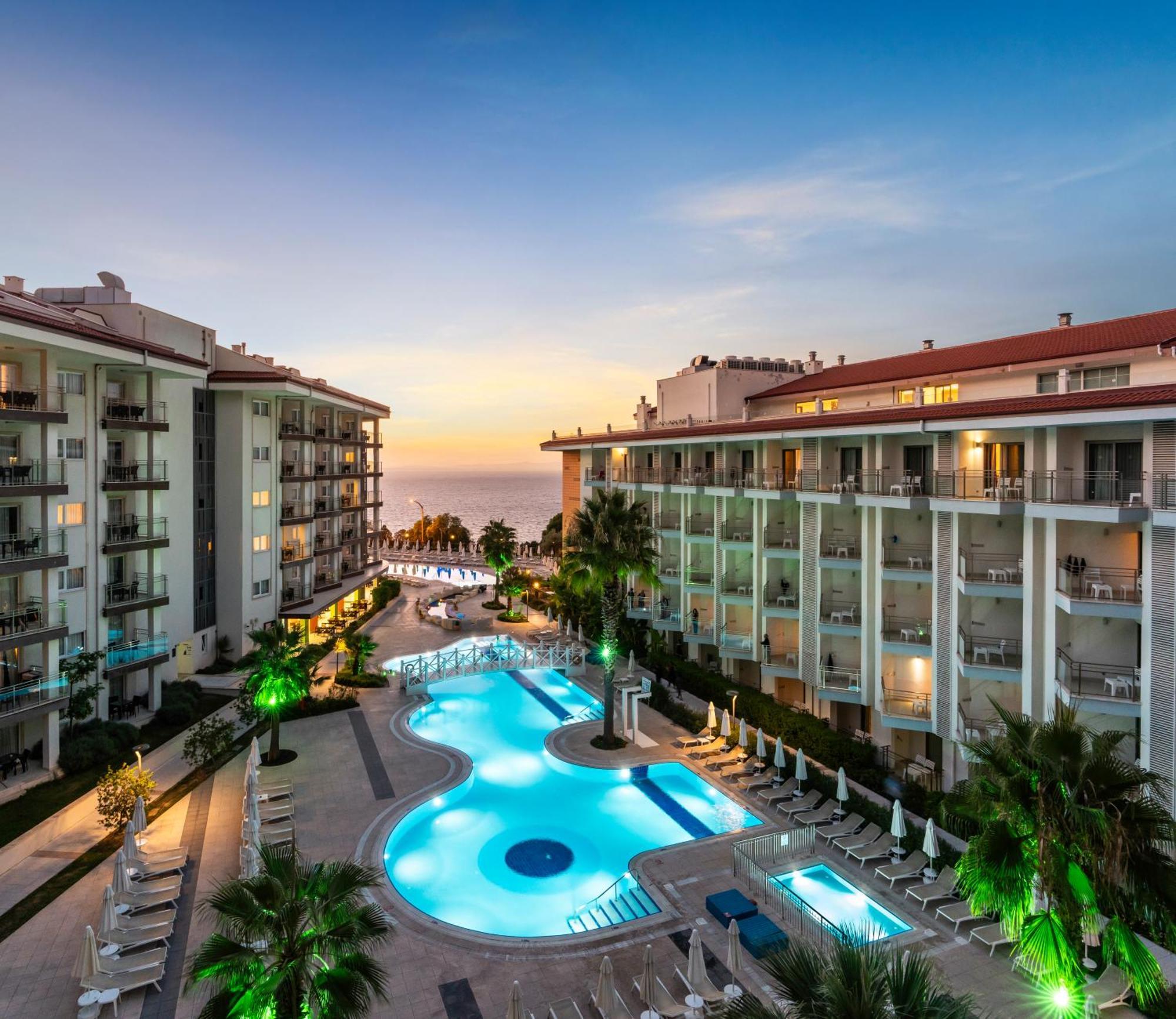 Ramada Hotel & Suites By Wyndham Kusadasi Hotel