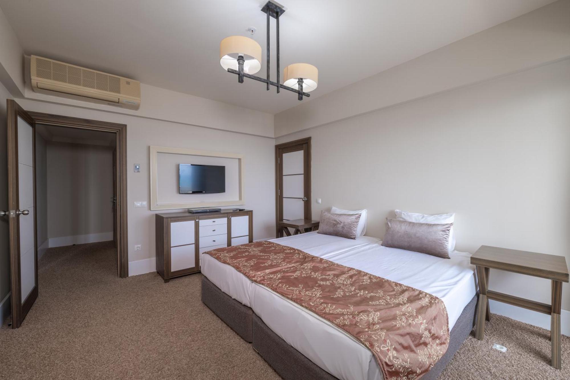 Resort Crystal Family & Belek