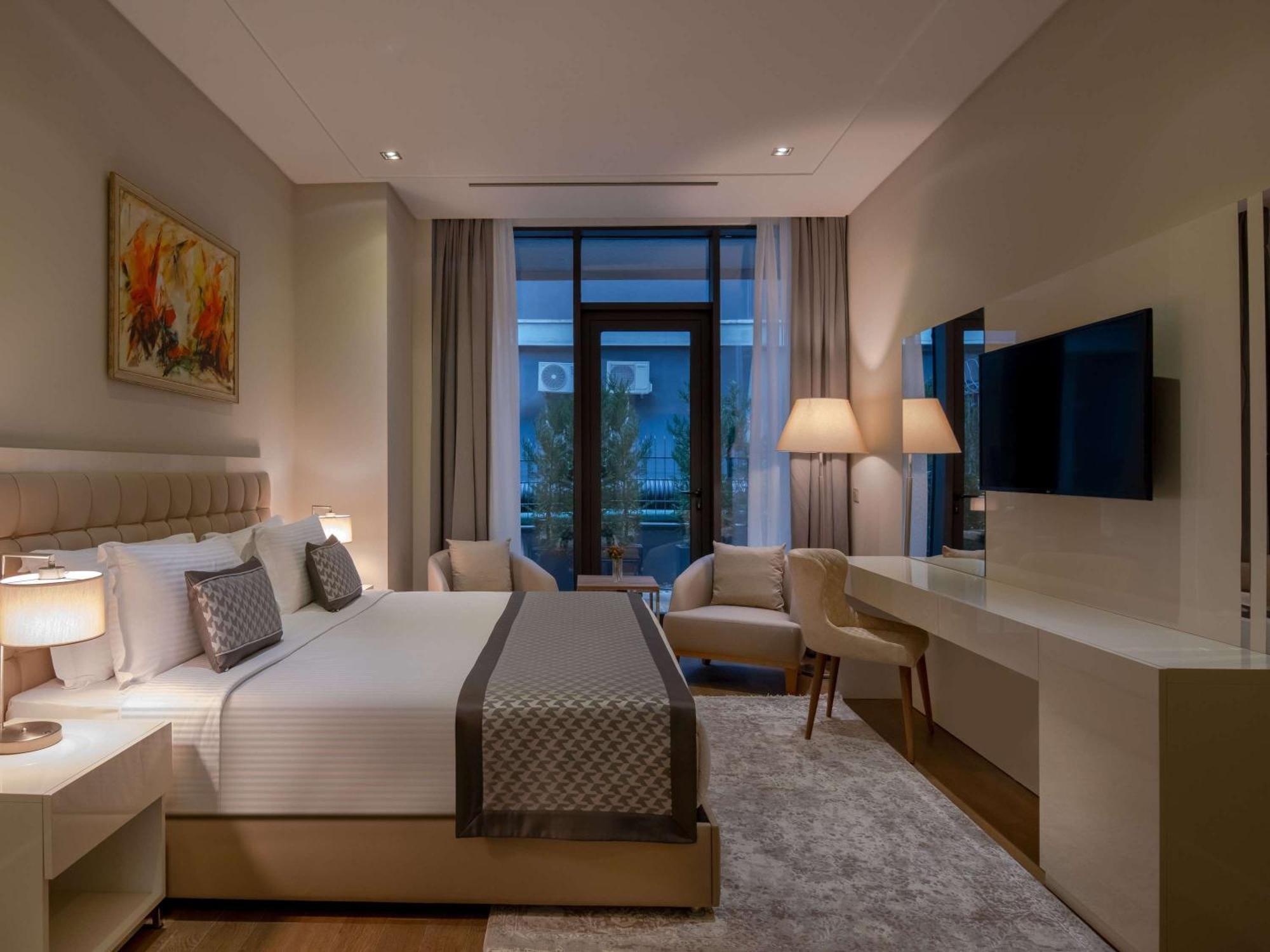 Hotel Movenpick Living West 5*