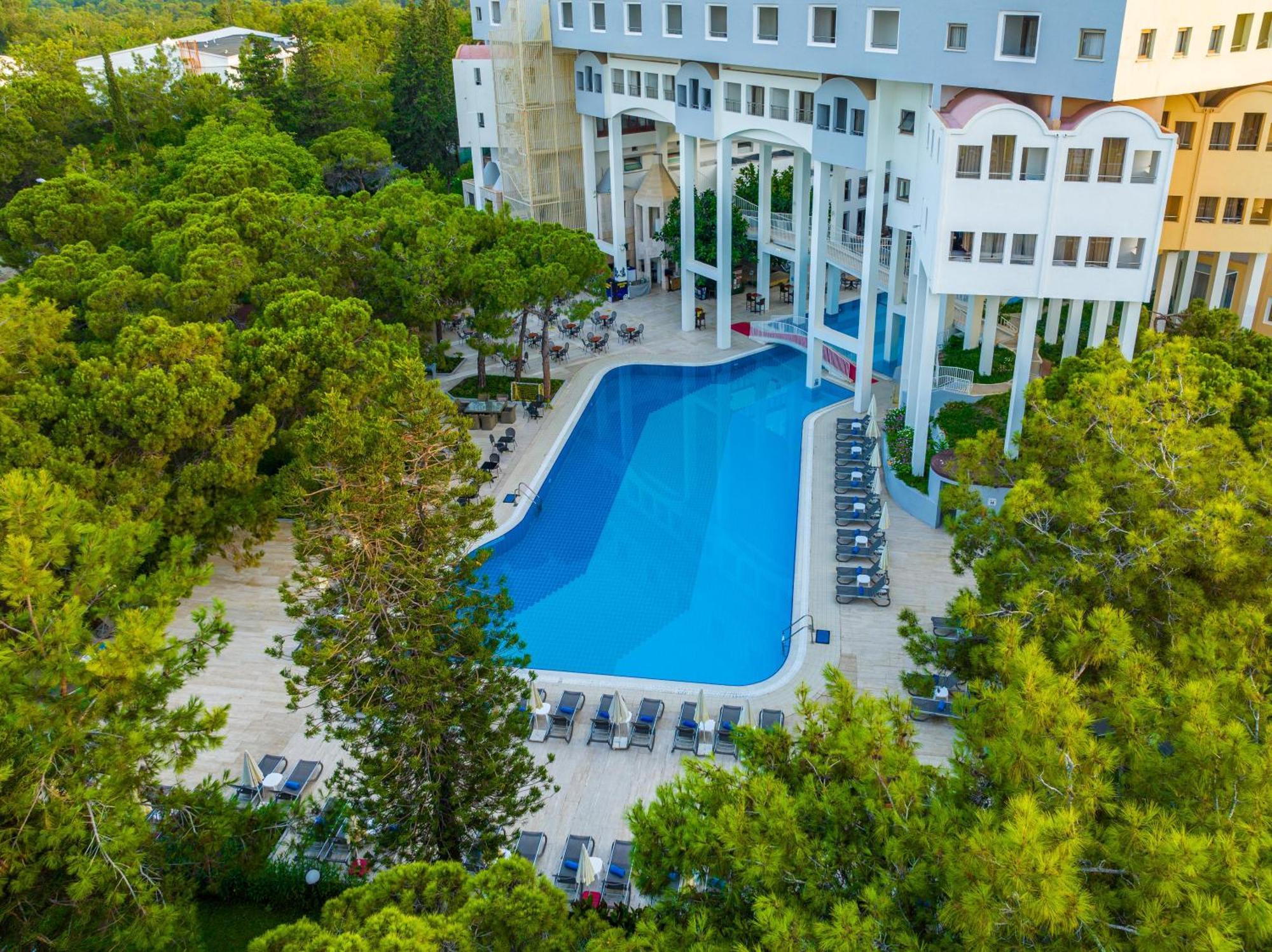 Hotel Asteria Collection Side