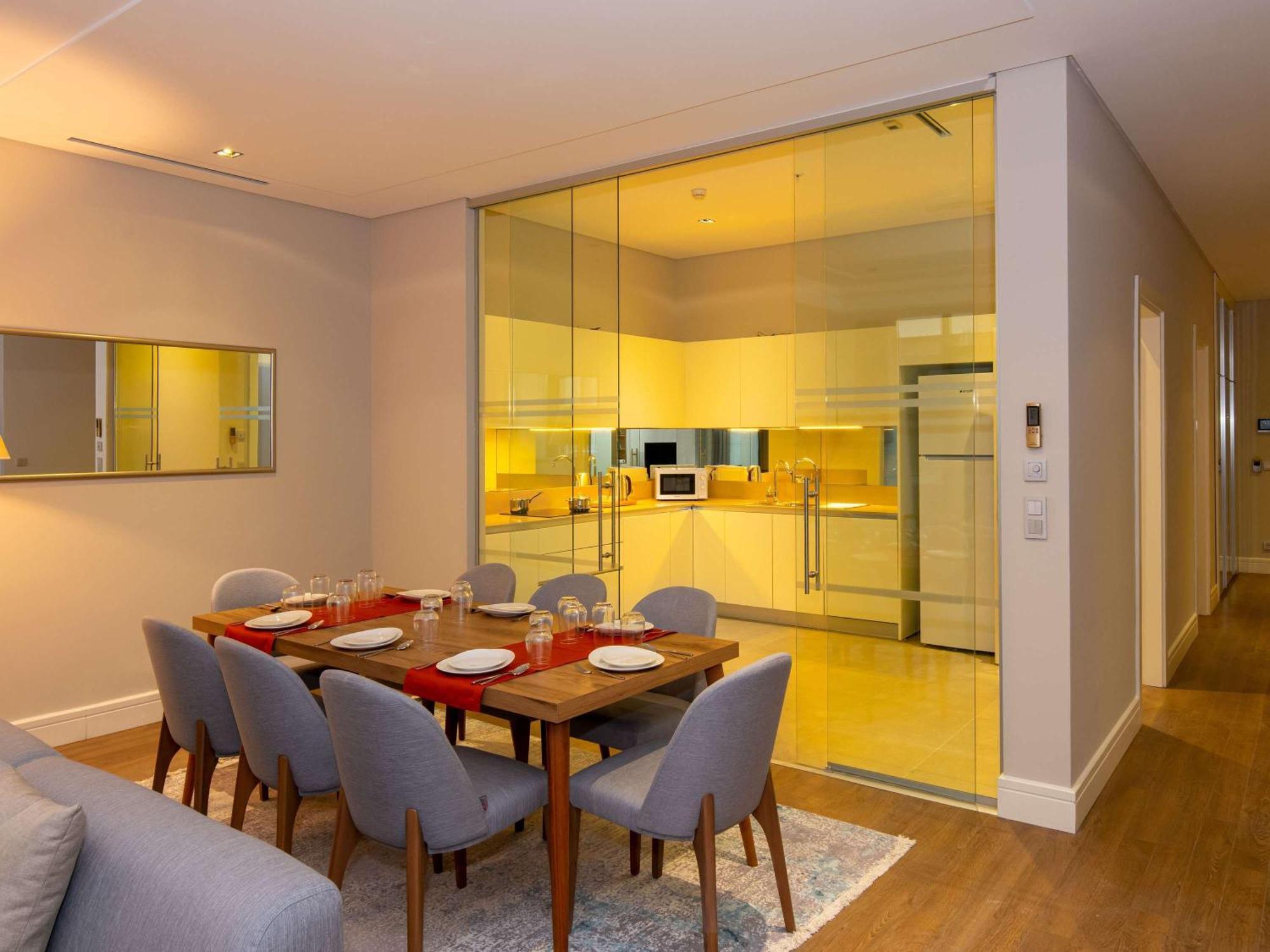 Movenpick Living West 5*