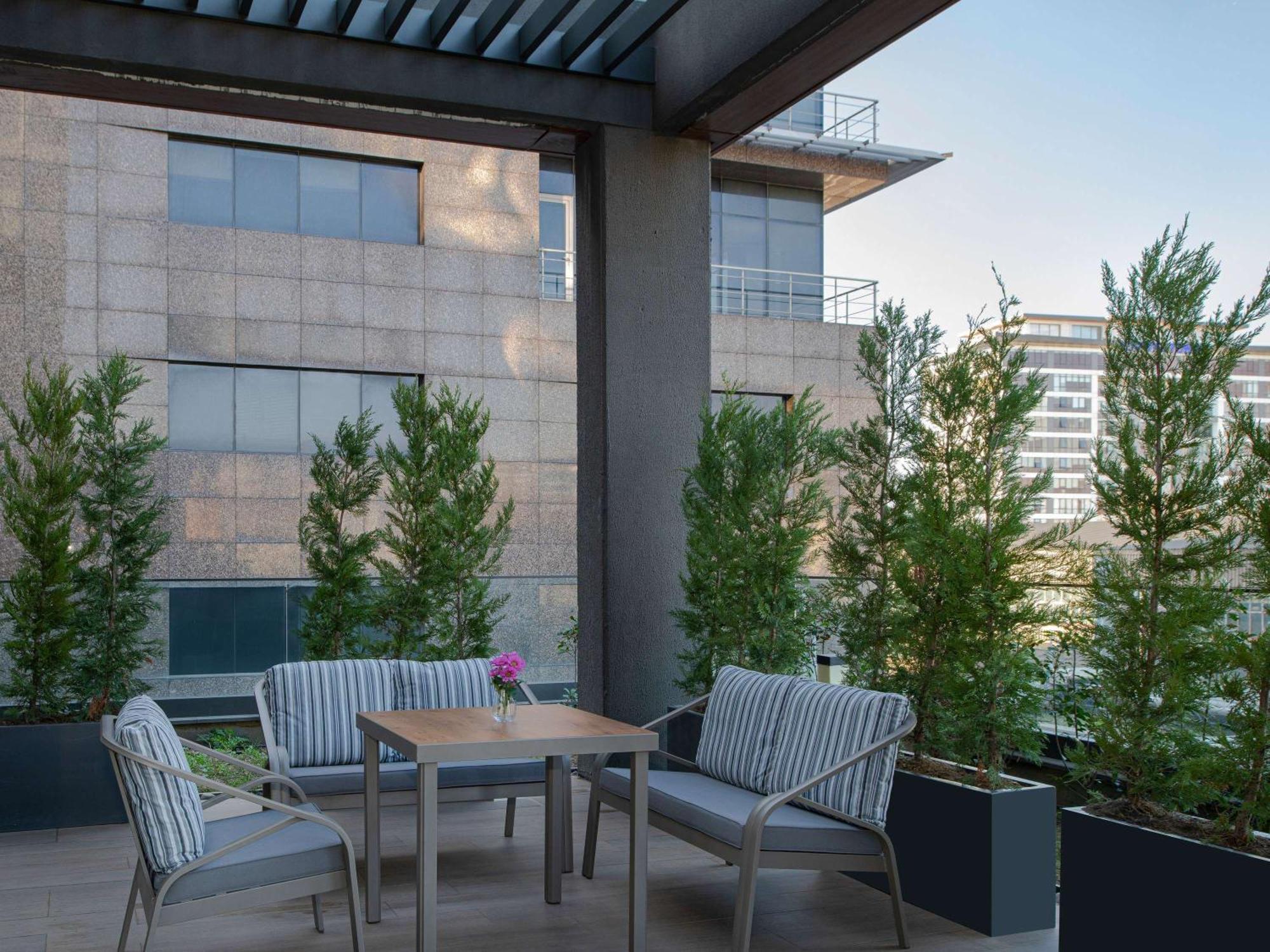 Movenpick Living West Hotel 5*