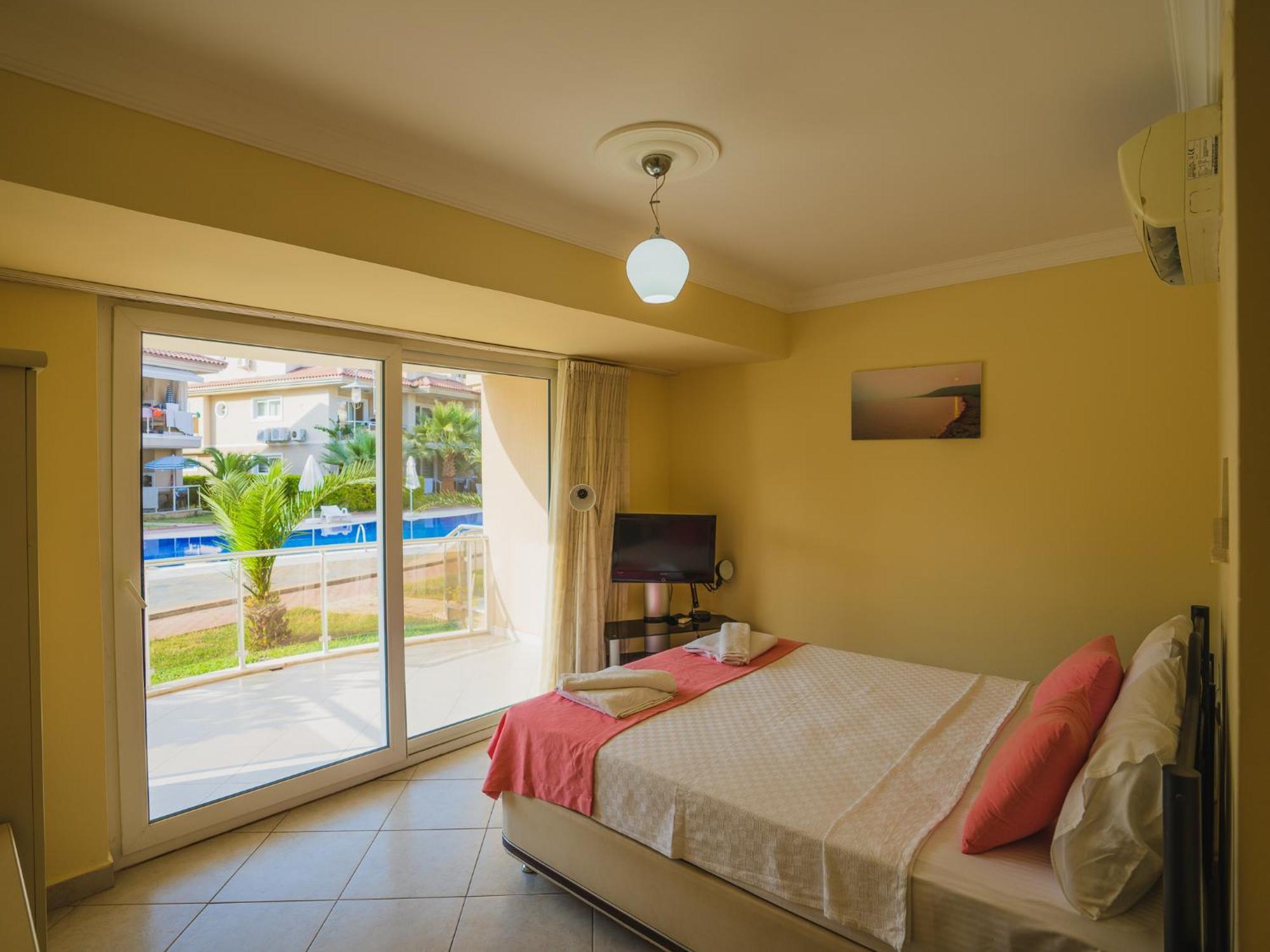 Sunset Club Aqua Lettings Aparthotel
