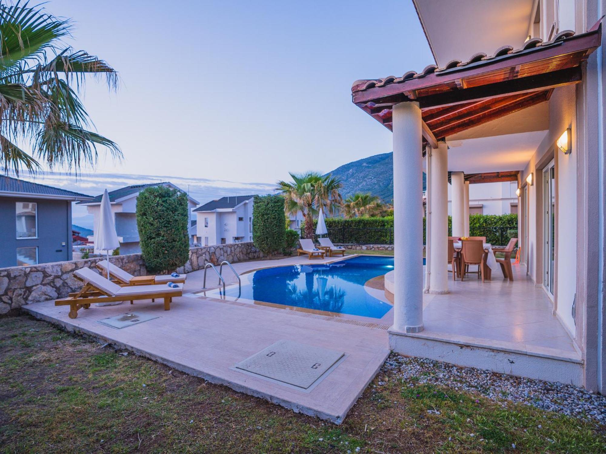 Hanel Life Royale 15 With Private Pool *