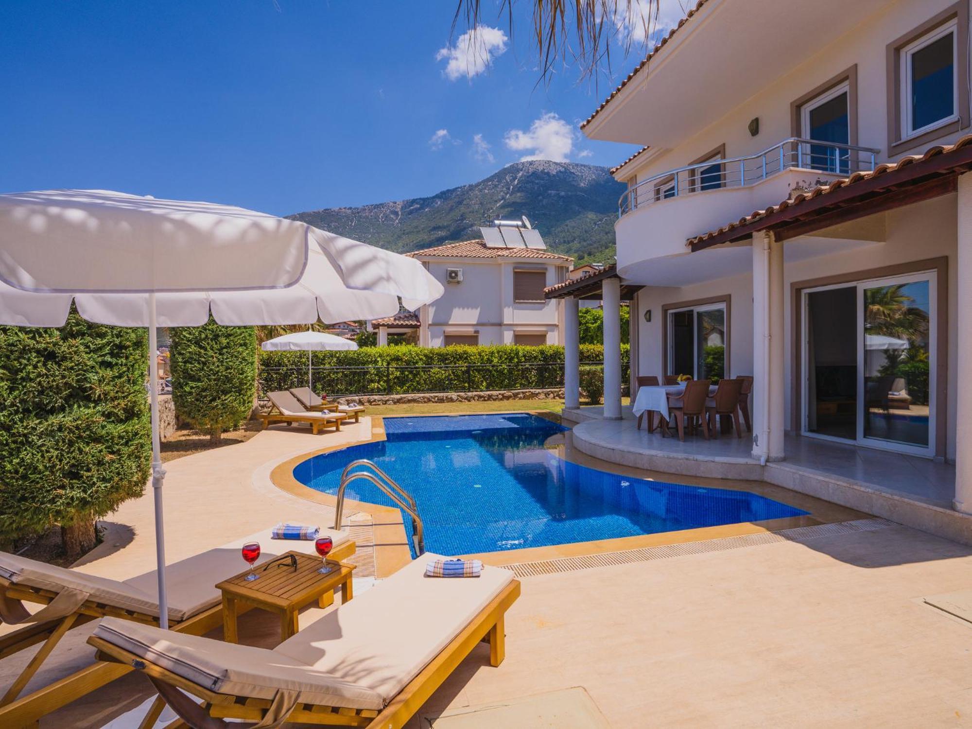 Hanel Life Royale 15 With Private Pool *