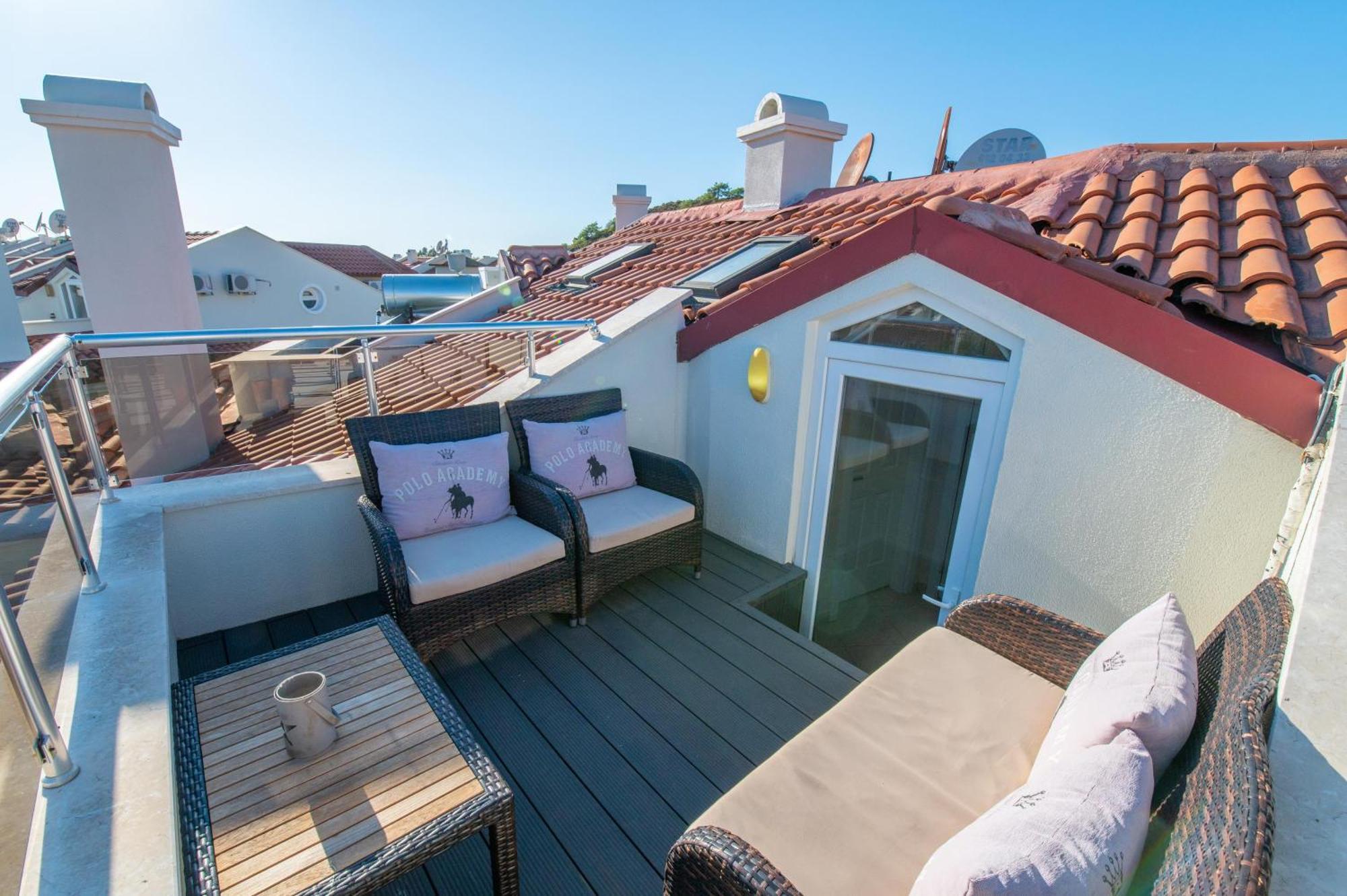 Sunset Club Aqua Lettings Aparthotel