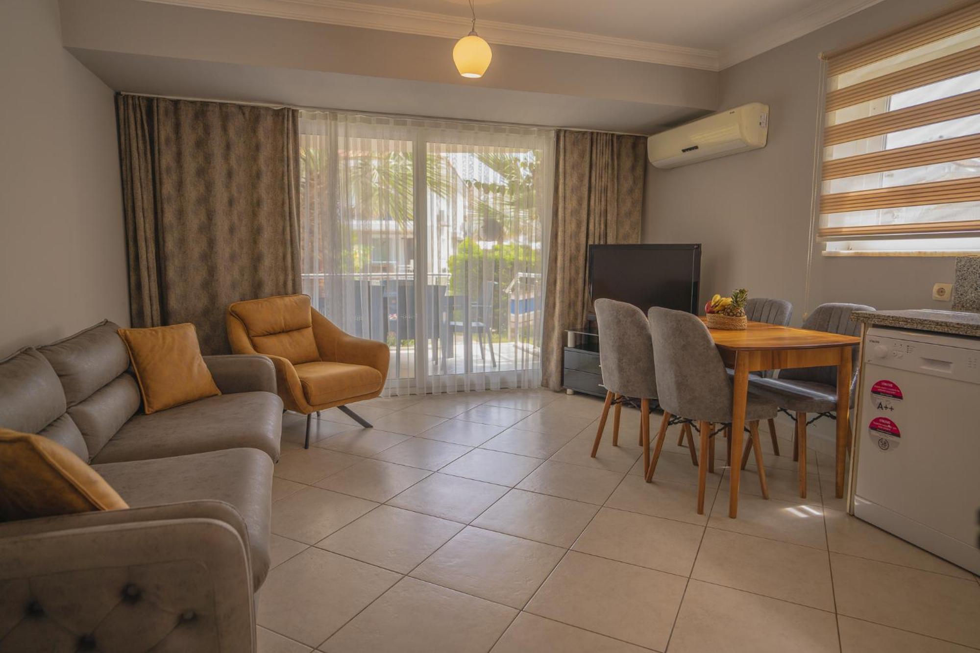 Sunset Club Aqua Lettings Aparthotel