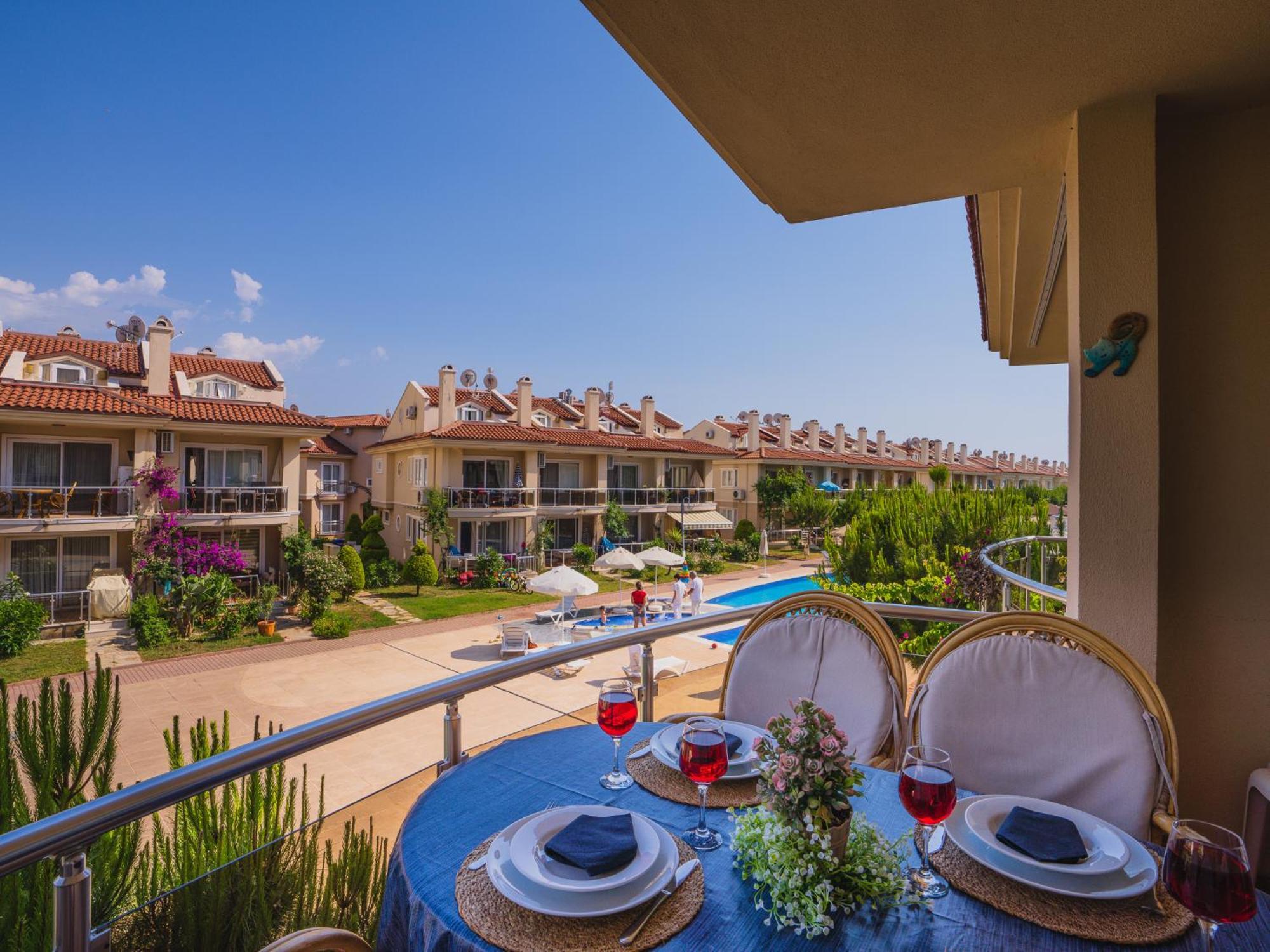 Sunset Club Aqua Lettings Aparthotel