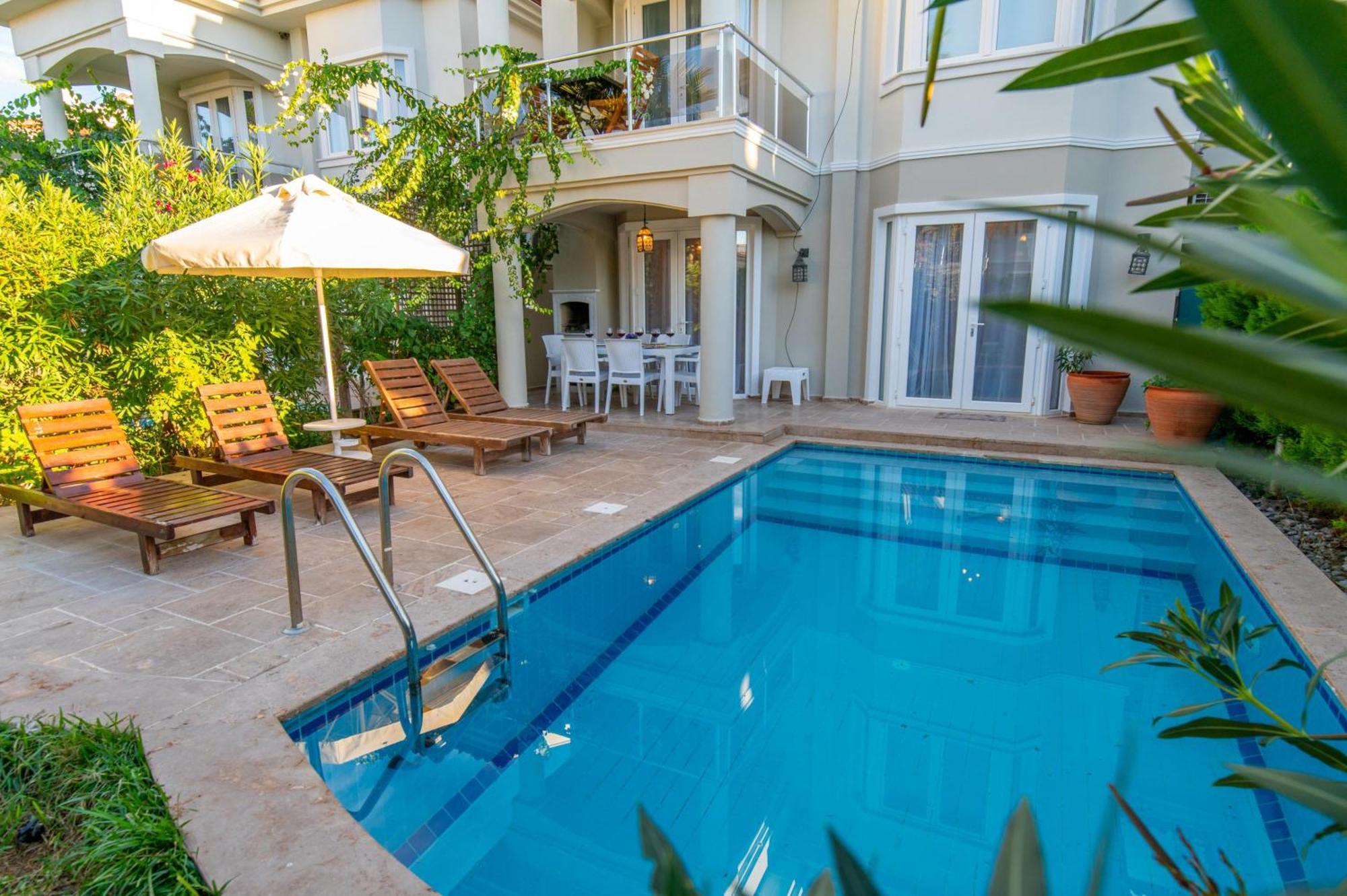 Sunset Club Aqua Lettings 3*