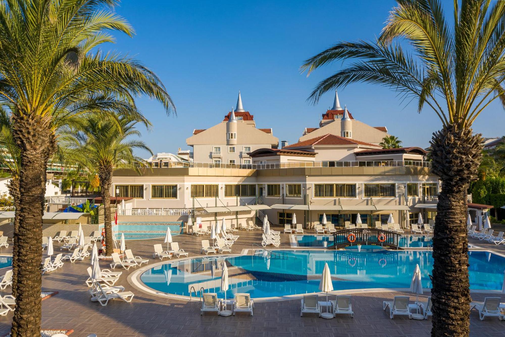 Aydinbey Famous Resort 5*