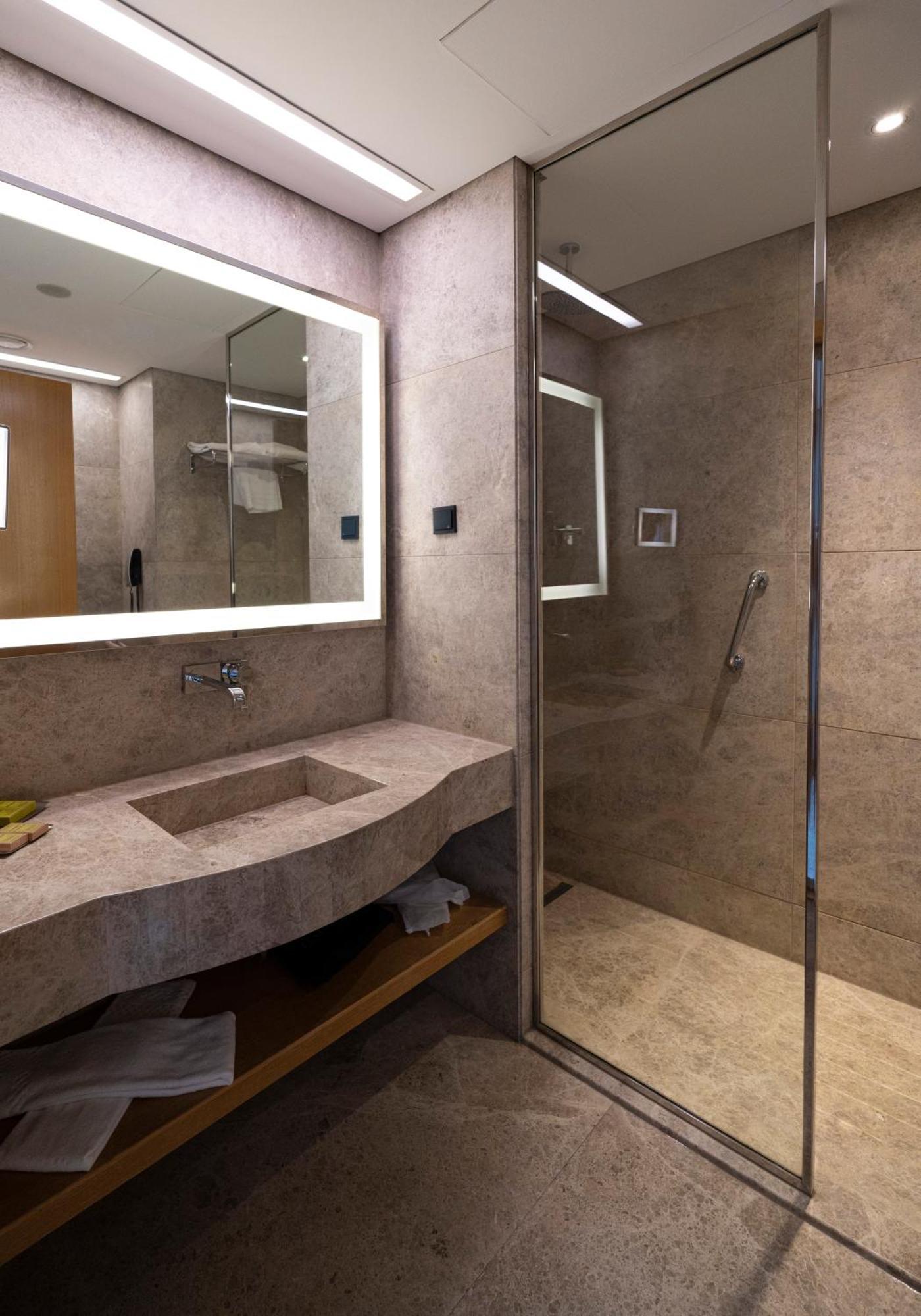 Doubletree By Hilton Istanbul-avcilar 5* Istanbul
